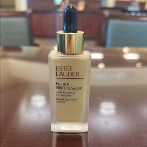 Estée Lauder Futurist SkinTint Serum